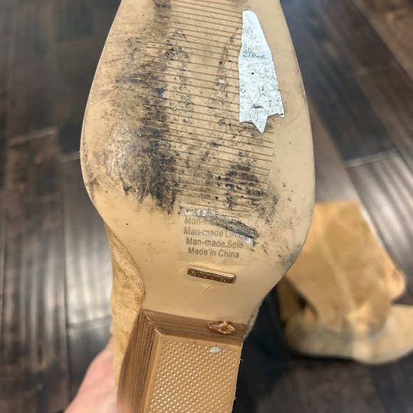 Boots - Picture 3 of 3